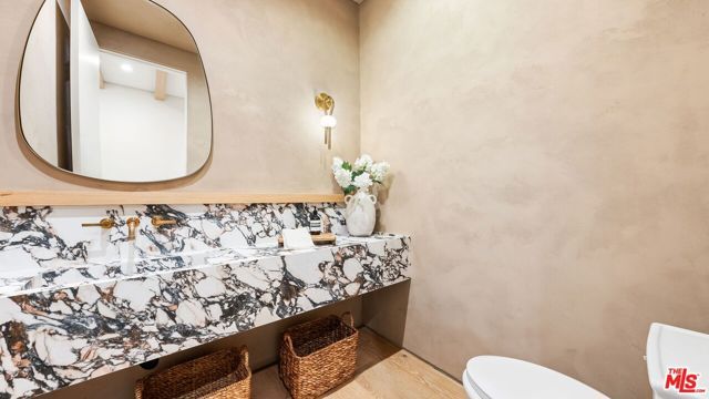 1926 Thayer Avenue, Los Angeles, CA 90025