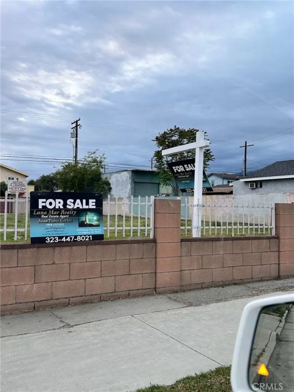 Image 1 of property listing at 227 N Azusa, Azusa, CA 91702