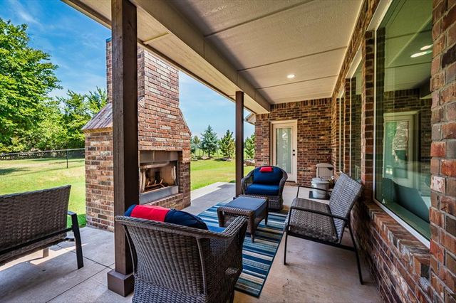 14584 Fox Lair Lane, Edmond, OK 73025