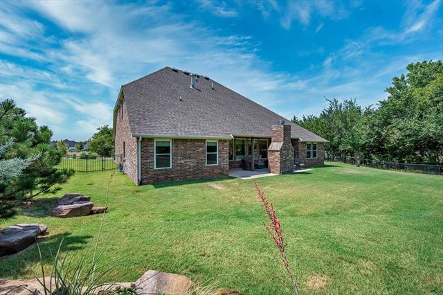 14584 Fox Lair Lane, Edmond, OK 73025