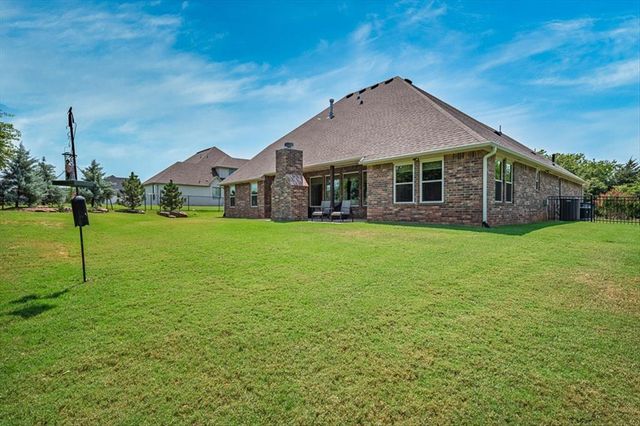 14584 Fox Lair Lane, Edmond, OK 73025