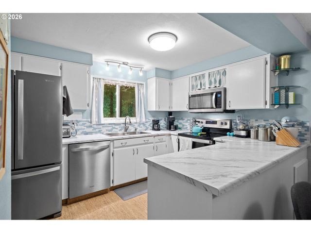 24066 Ne TREEHILL Dr, Wood Village, OR 97060