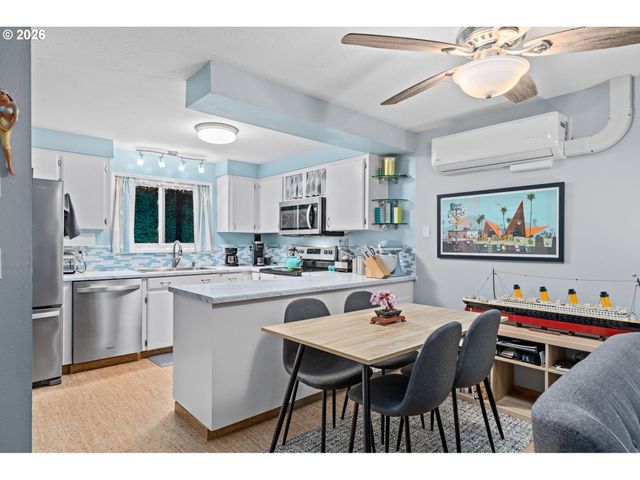 24066 Ne TREEHILL Dr, Wood Village, OR 97060