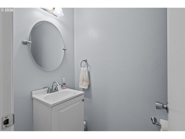 24066 Ne TREEHILL Dr, Wood Village, OR 97060