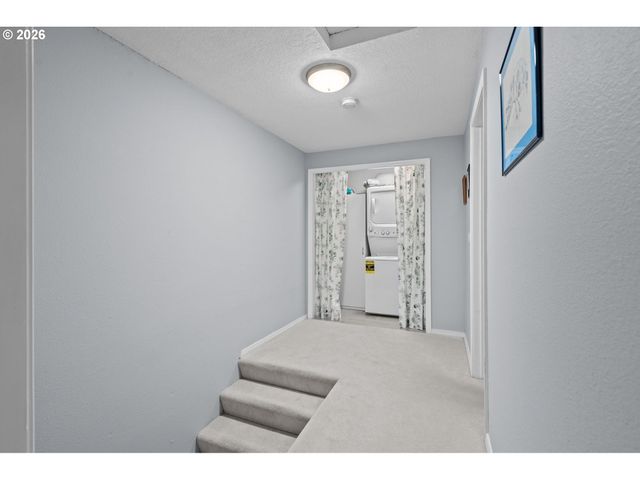 24066 Ne TREEHILL Dr, Wood Village, OR 97060