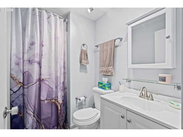 24066 Ne TREEHILL Dr, Wood Village, OR 97060