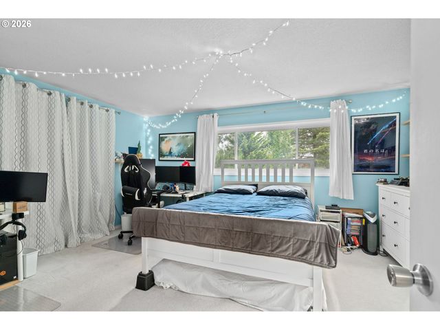 24066 Ne TREEHILL Dr, Wood Village, OR 97060