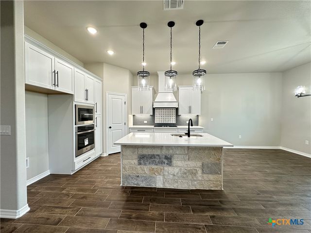 132 Lasso Loop, Lorena, TX 76655