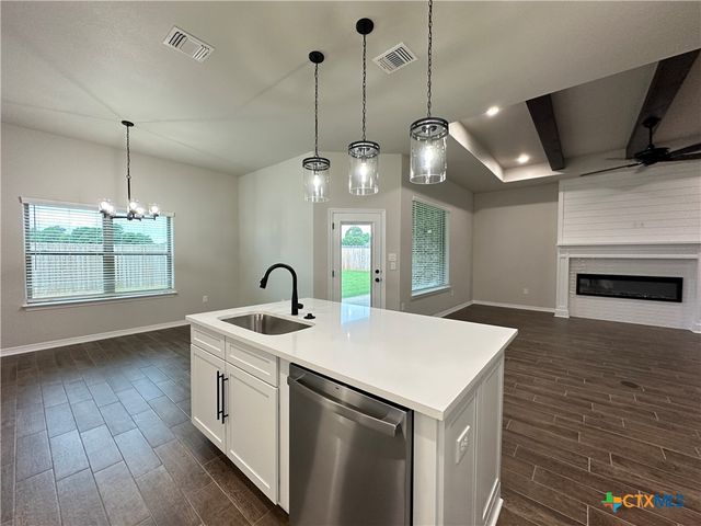 132 Lasso Loop, Lorena, TX 76655