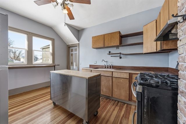 1007 10th Street SE, Cedar Rapids, IA 52401