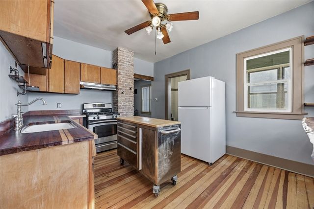 1007 10th Street SE, Cedar Rapids, IA 52401