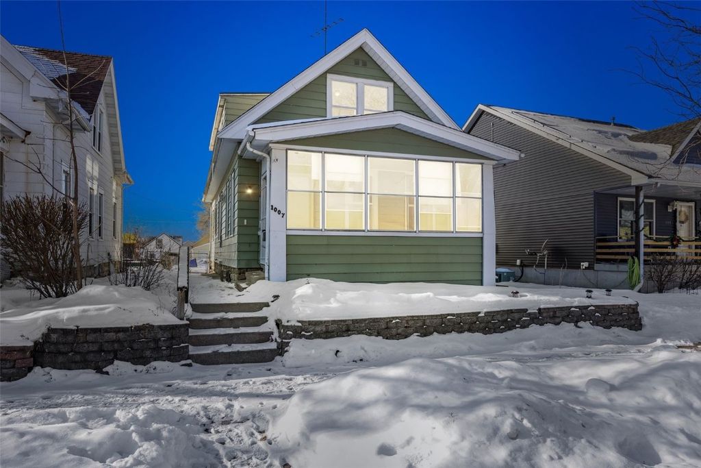 1007 10th Street SE, Cedar Rapids, IA 52401