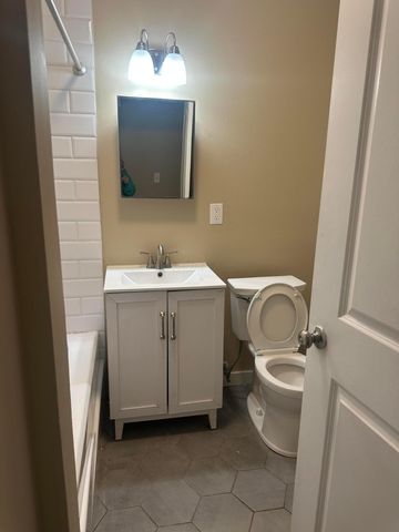 2446 Kitchner Drive, Columbus, OH 43207