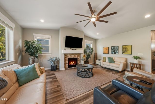 51953 Campfire Drive, La Pine, OR 97739
