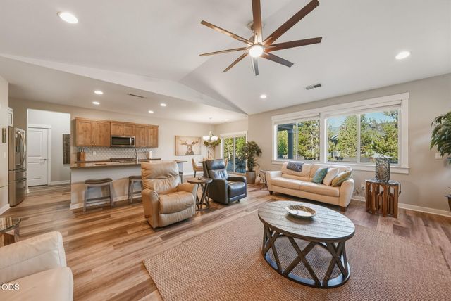 51953 Campfire Drive, La Pine, OR 97739