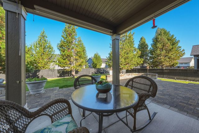 51953 Campfire Drive, La Pine, OR 97739
