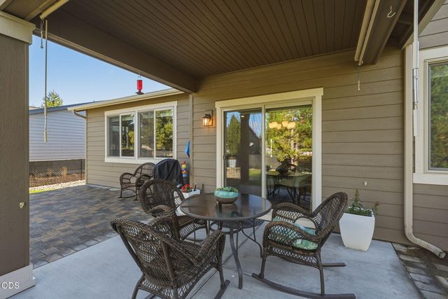 51953 Campfire Drive, La Pine, OR 97739