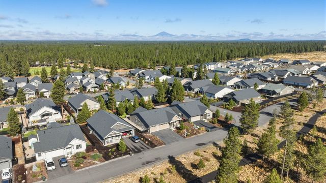 51953 Campfire Drive, La Pine, OR 97739
