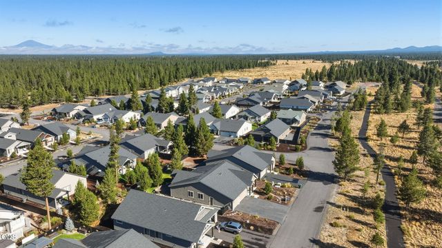 51953 Campfire Drive, La Pine, OR 97739