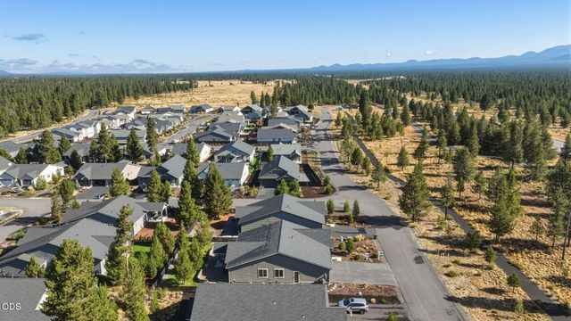 51953 Campfire Drive, La Pine, OR 97739