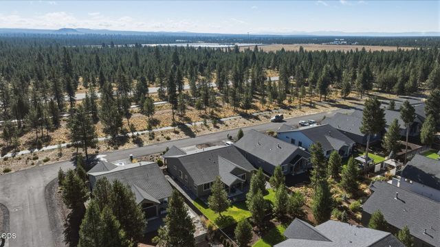 51953 Campfire Drive, La Pine, OR 97739
