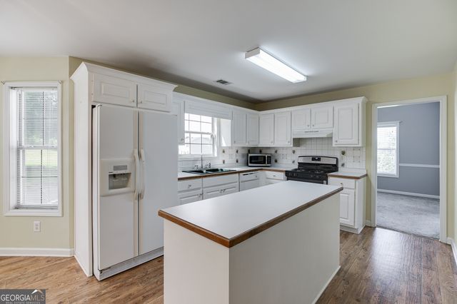 352 Olde Wick Trail, Hoschton, GA 30548
