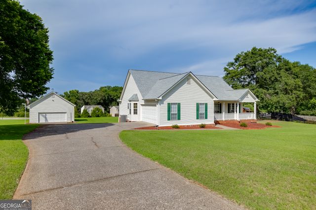 352 Olde Wick Trail, Hoschton, GA 30548