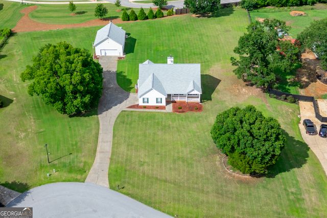 352 Olde Wick Trail, Hoschton, GA 30548
