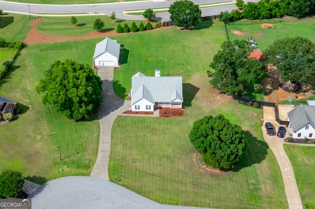 352 Olde Wick Trail, Hoschton, GA 30548