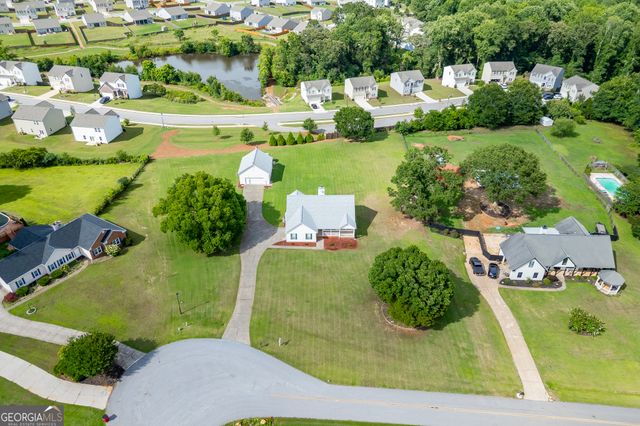 352 Olde Wick Trail, Hoschton, GA 30548