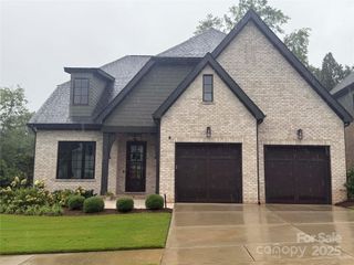 924 Poindexter Drive, Charlotte, NC 28209