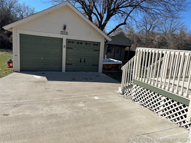 1828 N Denver Avenue, Tulsa, OK 74106