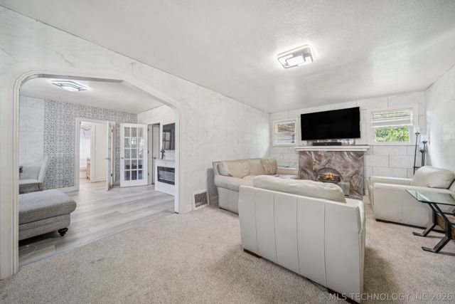 1828 N Denver Avenue, Tulsa, OK 74106