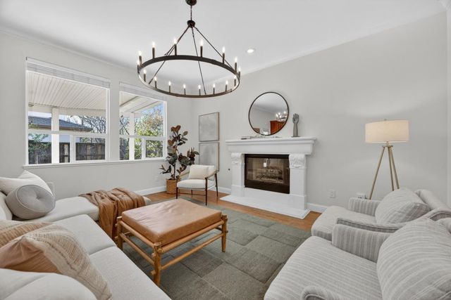 1096 Elsworth Way, Folsom, CA 95630