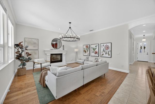 1096 Elsworth Way, Folsom, CA 95630