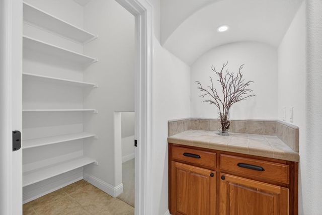 1096 Elsworth Way, Folsom, CA 95630