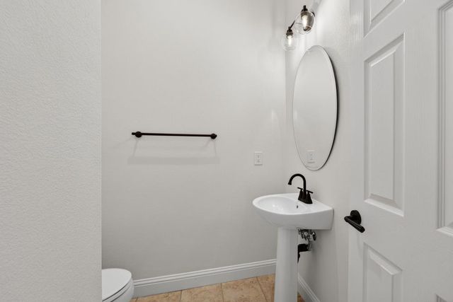 1096 Elsworth Way, Folsom, CA 95630