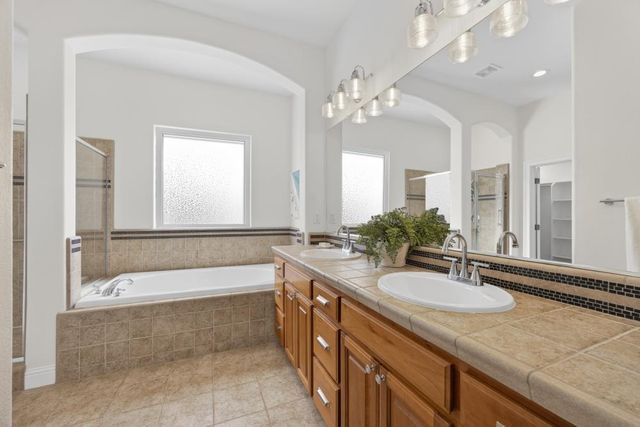 1096 Elsworth Way, Folsom, CA 95630