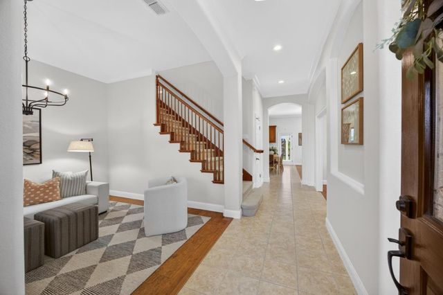 1096 Elsworth Way, Folsom, CA 95630