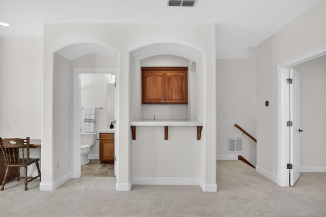 1096 Elsworth Way, Folsom, CA 95630