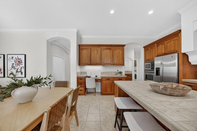 1096 Elsworth Way, Folsom, CA 95630