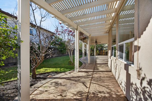 1096 Elsworth Way, Folsom, CA 95630