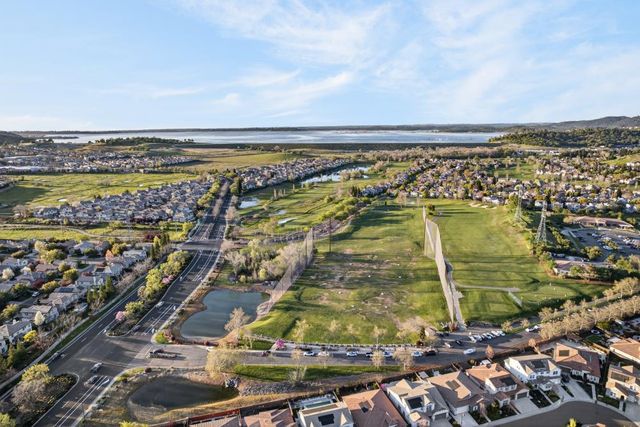 1096 Elsworth Way, Folsom, CA 95630