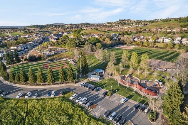 1096 Elsworth Way, Folsom, CA 95630