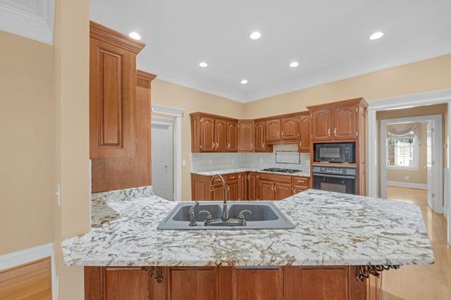 2006 Brunswick Dr, Lebanon, TN 37087