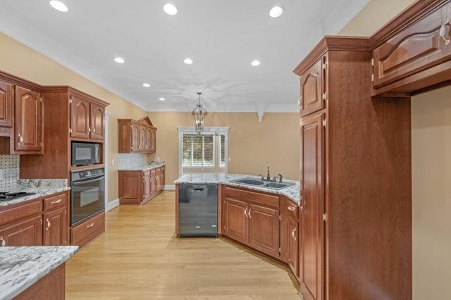 2006 Brunswick Dr, Lebanon, TN 37087