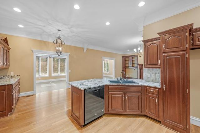 2006 Brunswick Dr, Lebanon, TN 37087