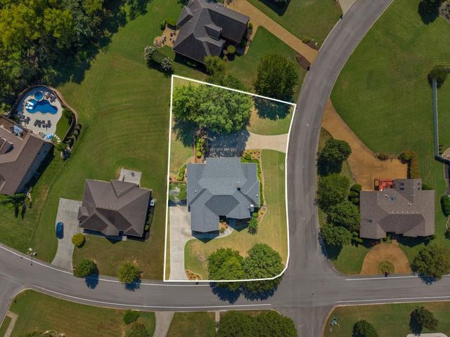 2006 Brunswick Dr, Lebanon, TN 37087