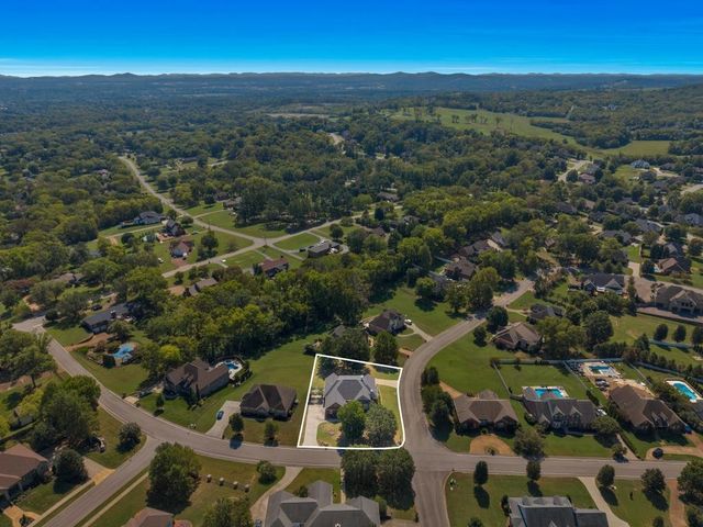 2006 Brunswick Dr, Lebanon, TN 37087