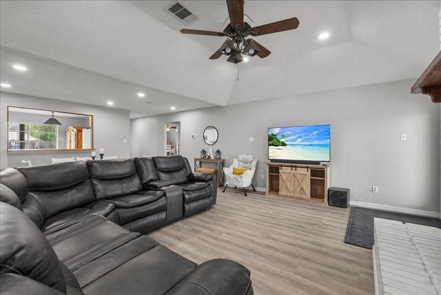 419 Forest Hills Drive, League City, TX 77573